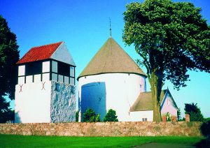 Kruhový kostel na Bornholmu v Nylars