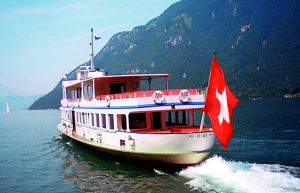 Doprava po Vierwalderstaaterském jezeře ve Švýcarsku