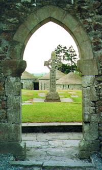 Klášter Clonmacnois - kříž Písma svatého