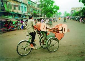 Ho Či Monivo Město, dříve Saigon, se neobejde bez hudebních nástrojů ani bez spousty jednosuché dopravy.
