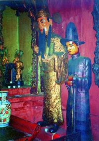 Panoptikum z buddhistické svatyně Posvátné želvy v centru Hanoje.